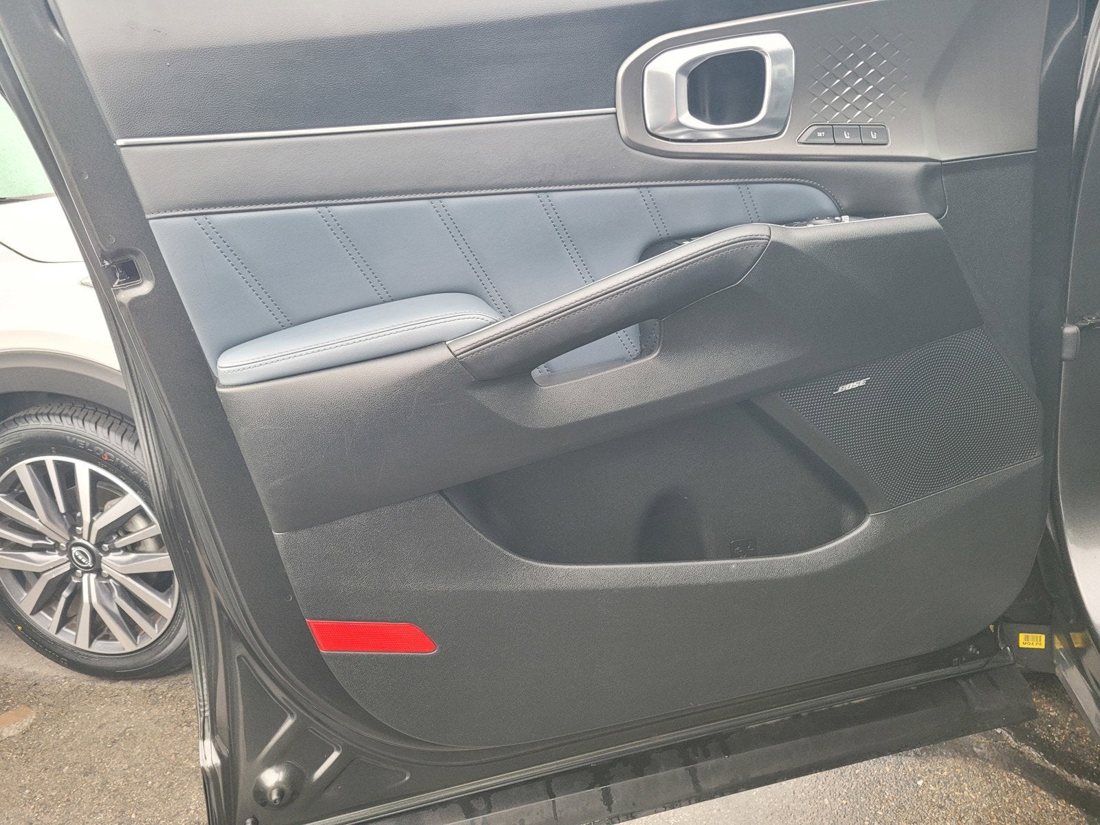 2025 Kia SORENTO PLUG-IN HYBRID SX PRESTIGE