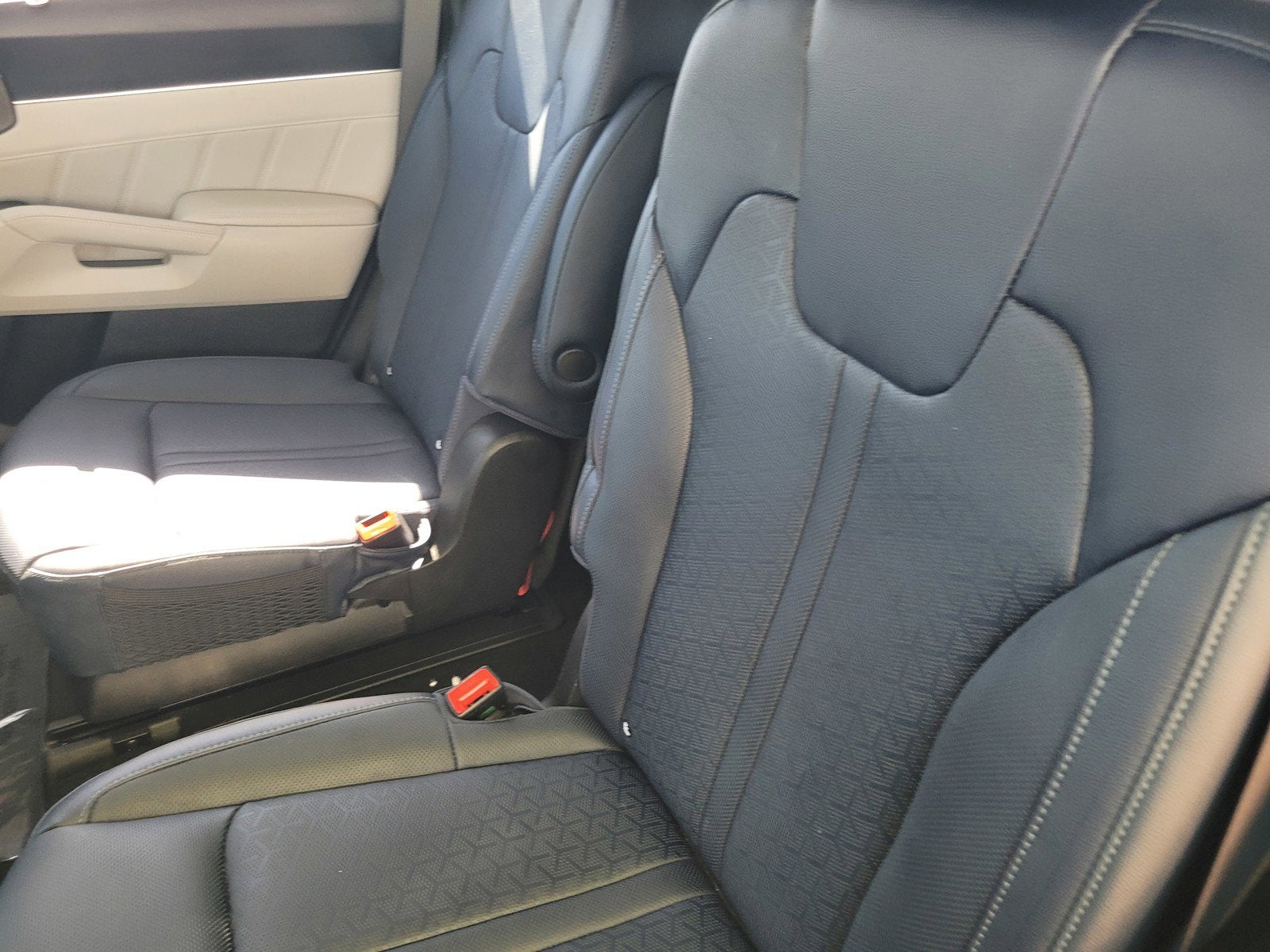 2024 Kia SORENTO PLUG-IN HYBRID SX PRESTIGE