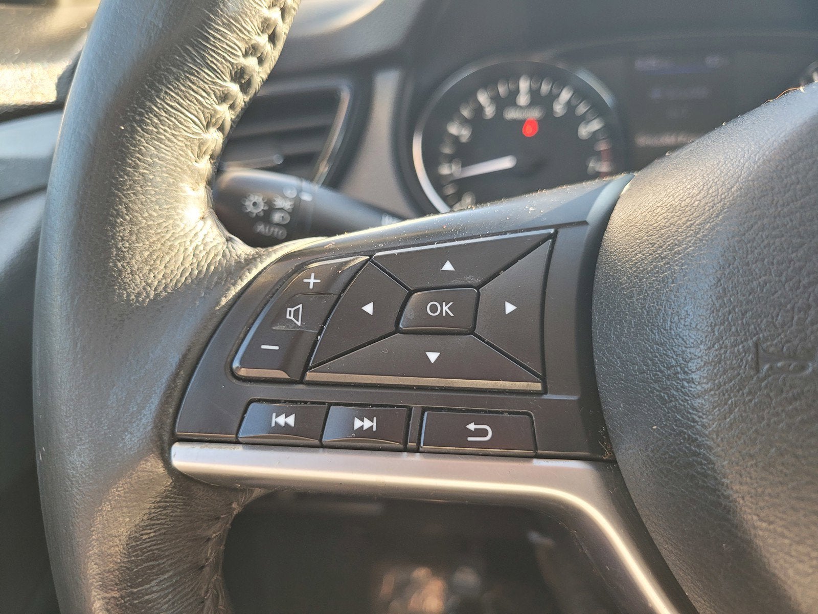 2018 Nissan ROGUE SV